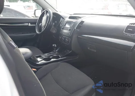 2015 Kia Sorento Lx z USA, uszkodzony, nr VIN 5XYKTDA67FG651316